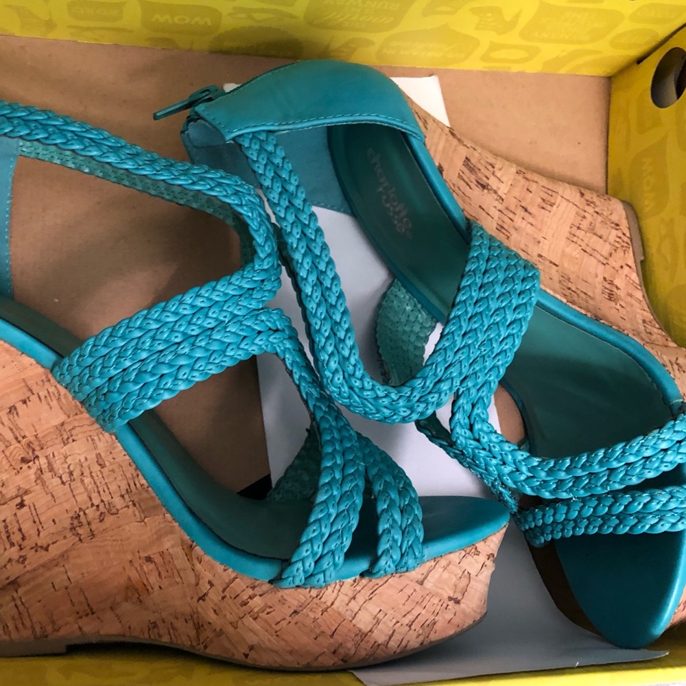 Heels - Picture 3 of 3